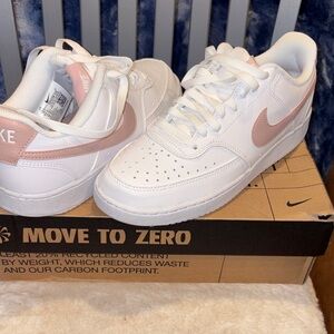 Nike Women's White and Pink Athletic Sneakers